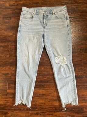 NEW American Eagle Light Blue Distressed Ankle Jeans